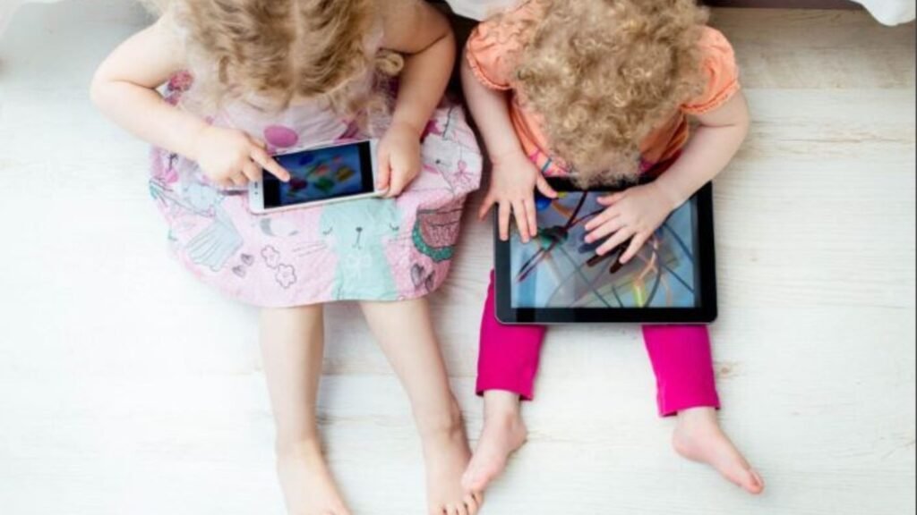 Developing Healthy Screen Time Habits for Kids