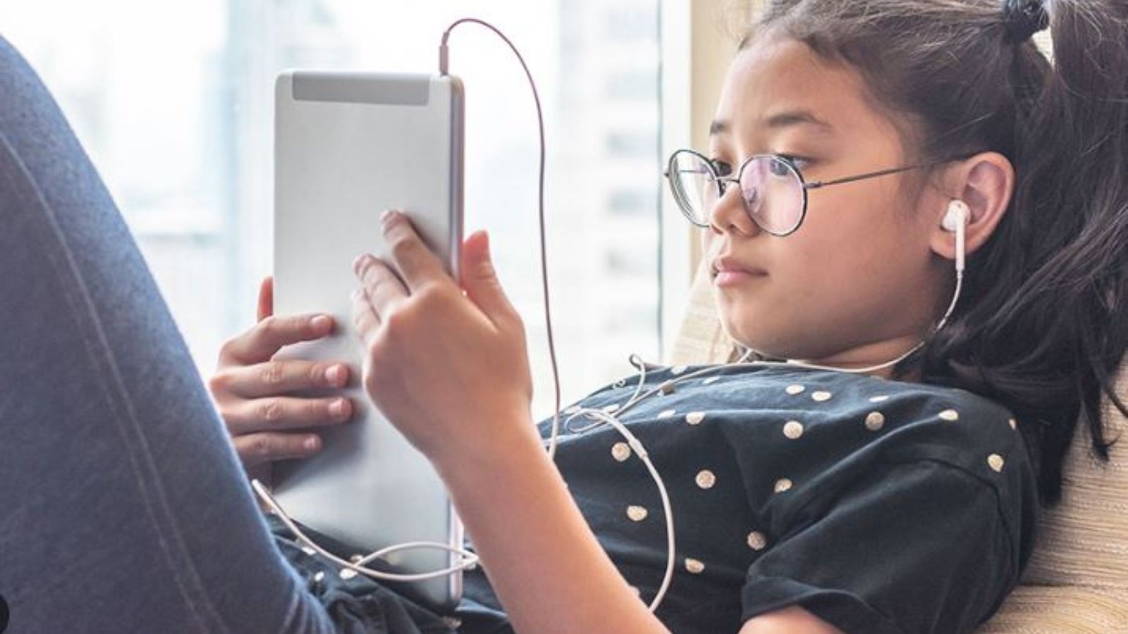 Developing Healthy Screen Time Habits for Kids